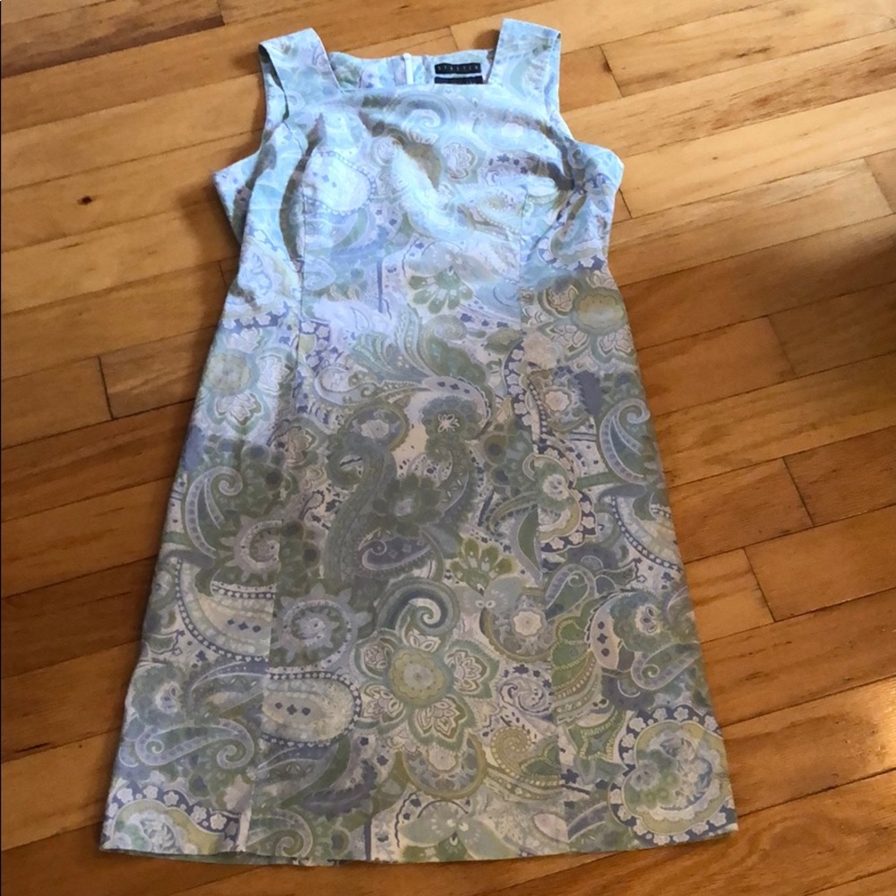 Van Heusen summer dress, zip up back